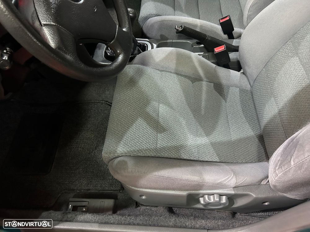 Honda Civic 1.4i - 12