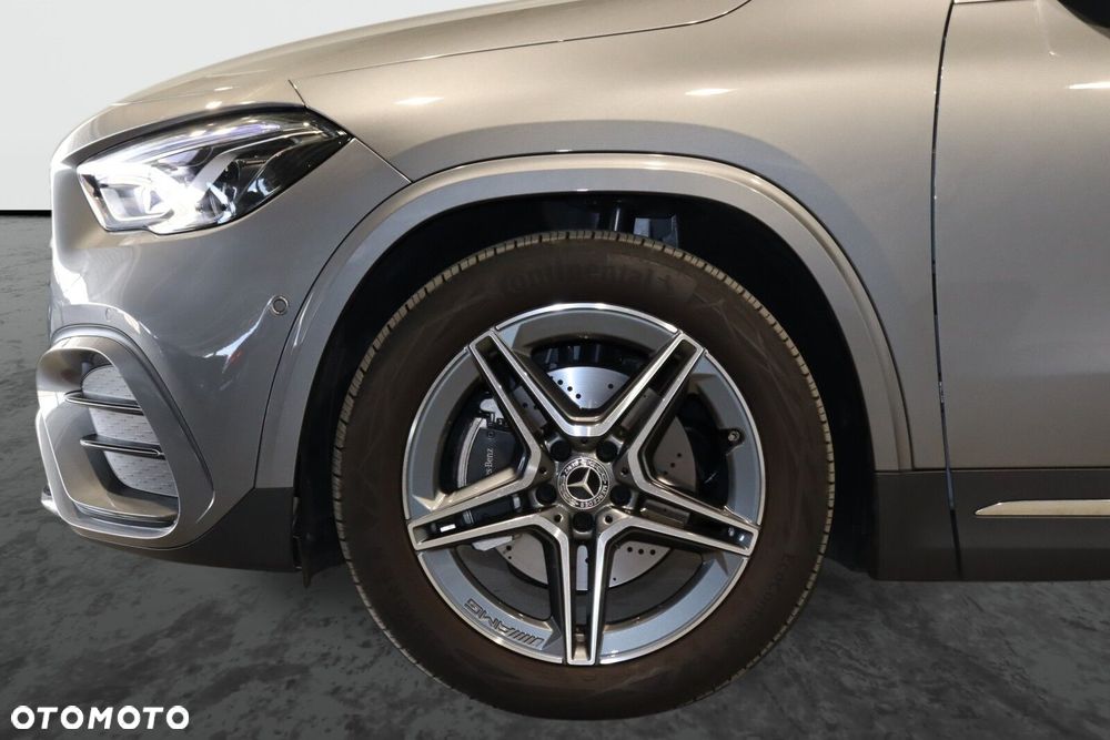 Mercedes-Benz GLA - 7