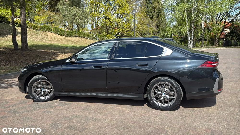 BMW Seria 5 520d xDrive - 5