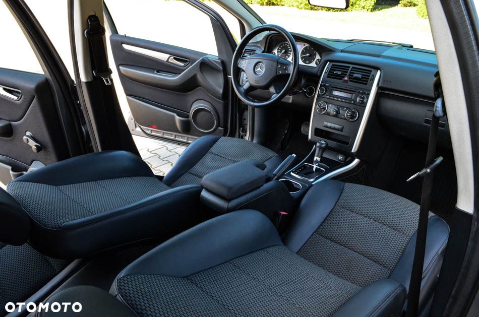 Mercedes-Benz Klasa B - 30