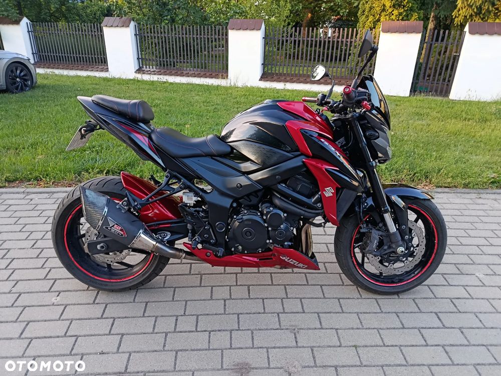 Suzuki GSX - 6