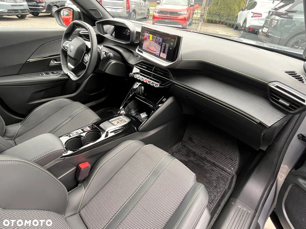 Peugeot 2008 PureTech mHEV GT E-DCS6 - 7
