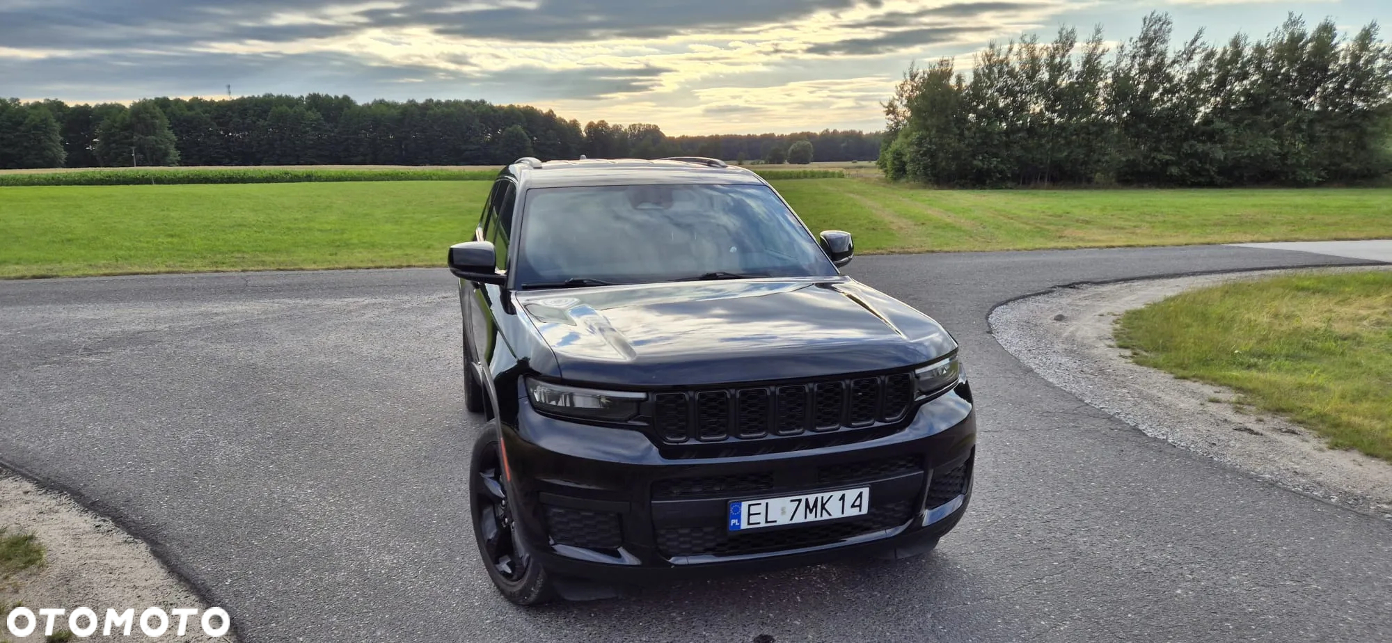 Jeep Grand Cherokee - 23