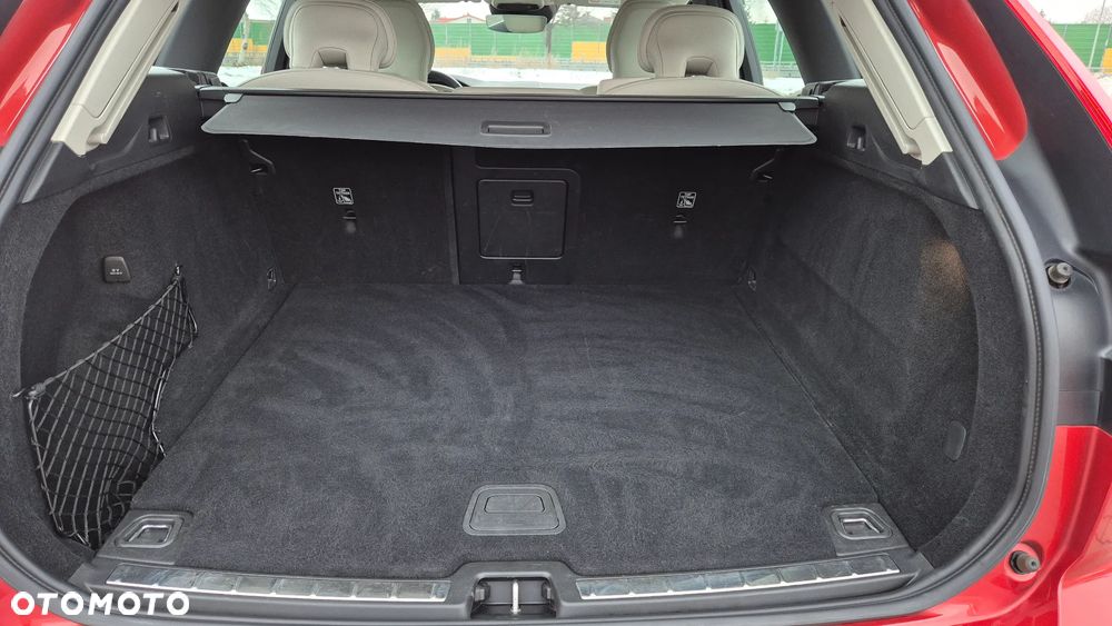Volvo XC 60 T4 Momentum Pro - 23
