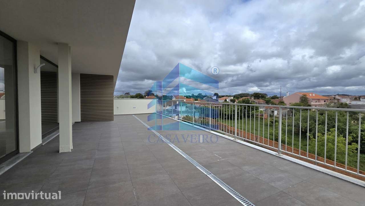 Apartamento T3 duplex com terraços Novo - Grande imagem: 3/28