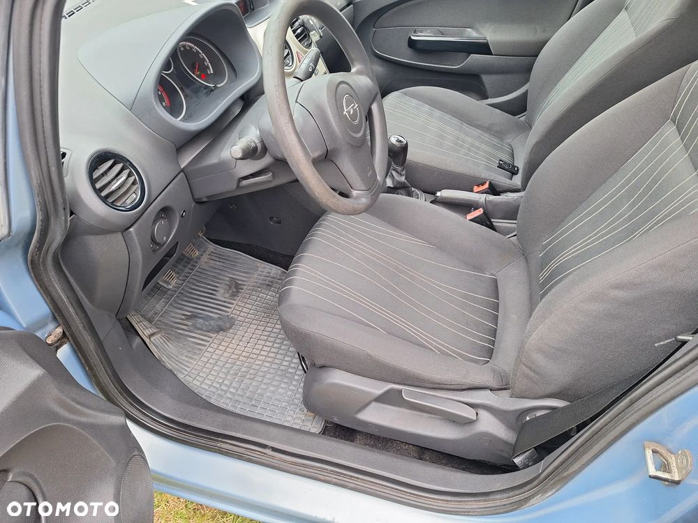 Opel Corsa 1.4 16V Cosmo - 15