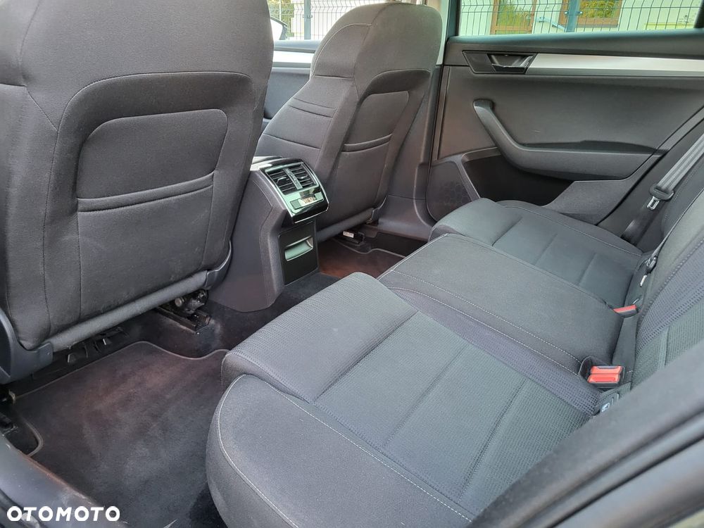 Skoda Superb 2.0 TDI Ambition DSG - 19