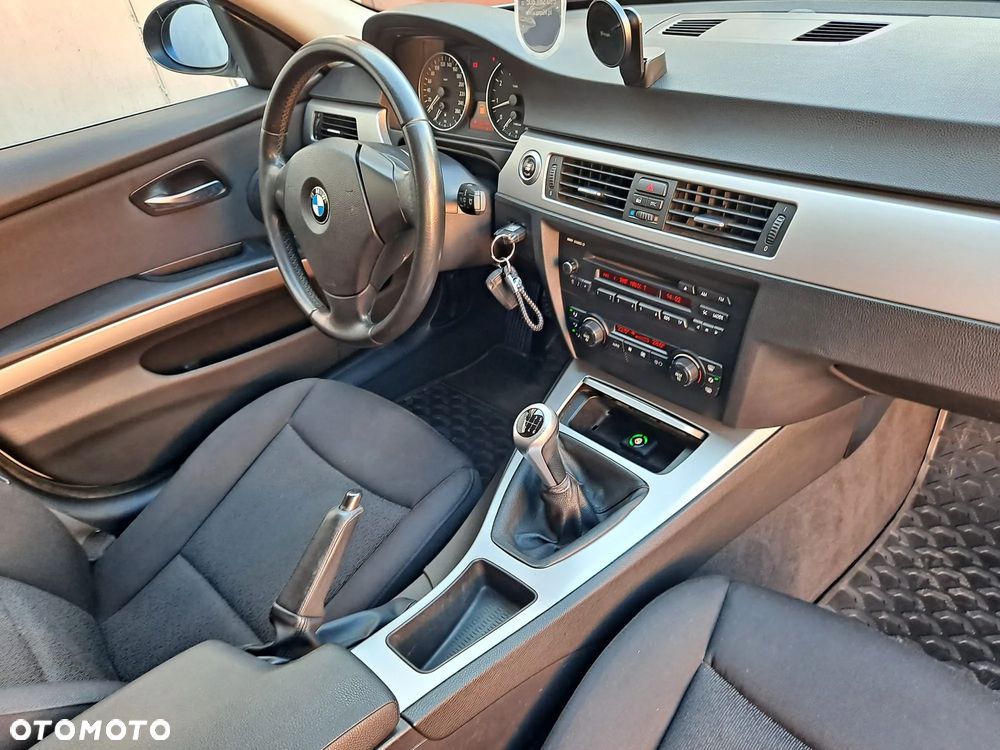BMW Seria 3 325i - 19