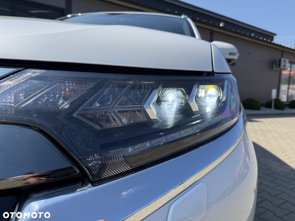 Mitsubishi Outlander 2.4 4WD Top - 41