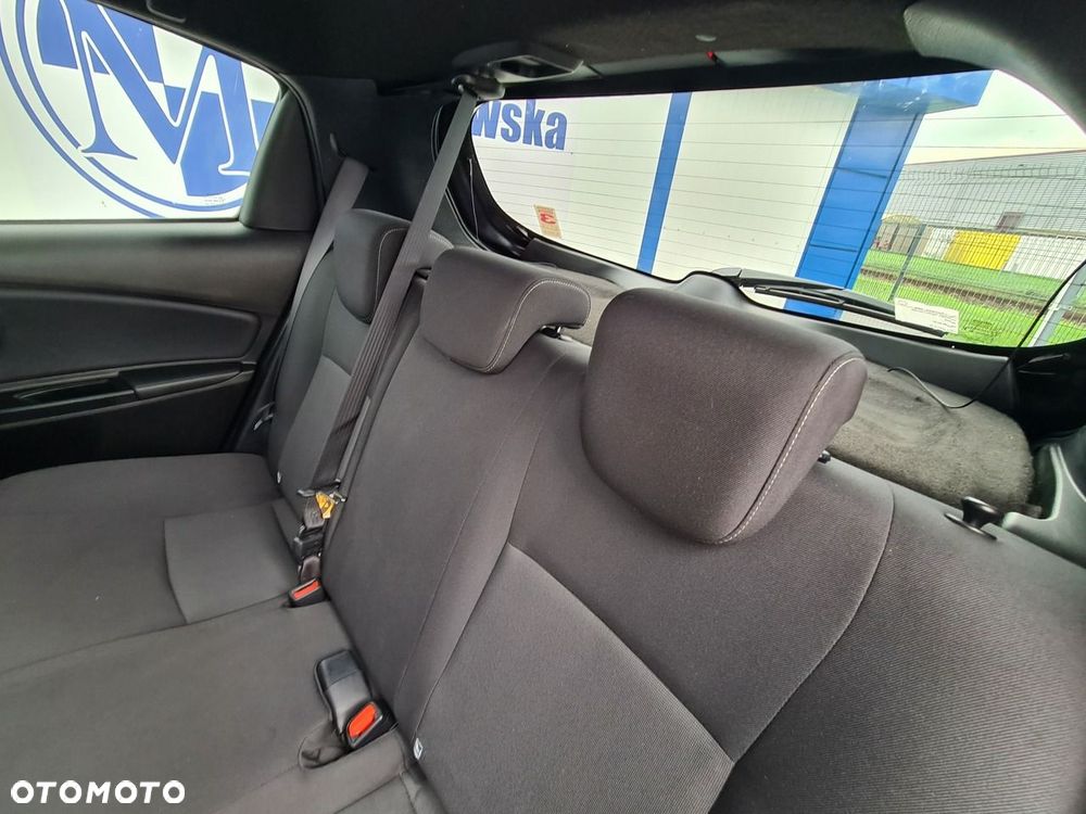 Toyota Yaris Hybrid 100 Premium - 31