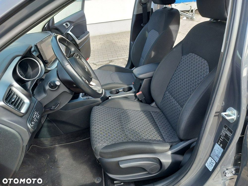 Kia Ceed - 13