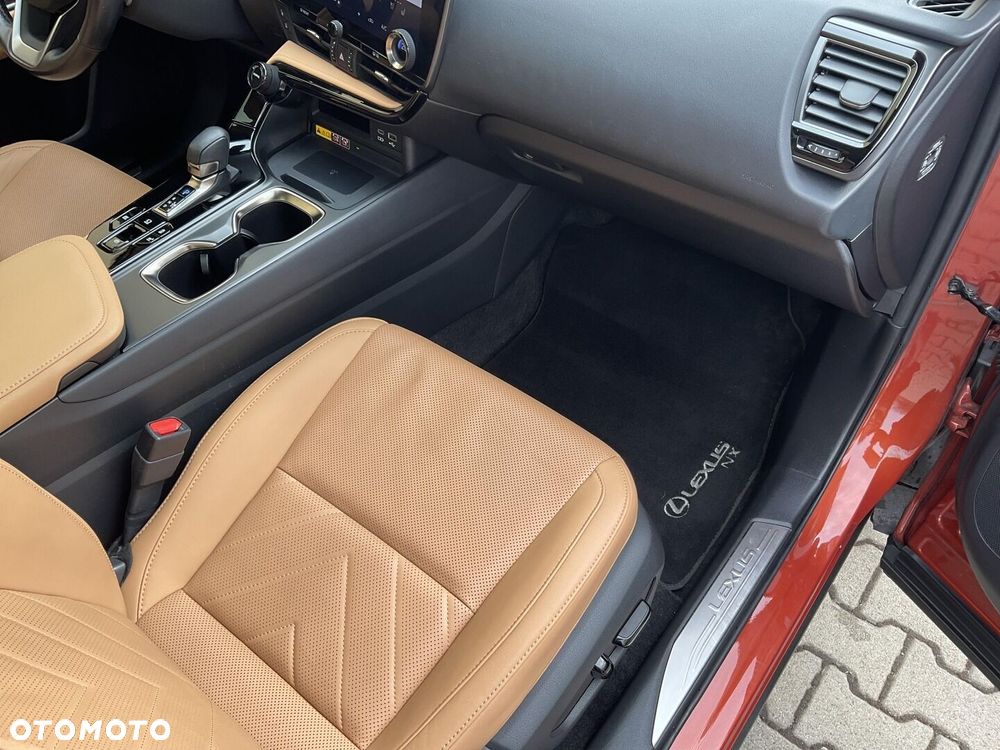 Lexus NX 350h Omotenashi AWD - 12
