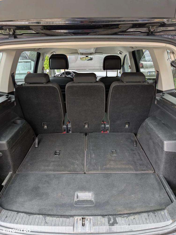 Volkswagen Touran 1.6 TDI Comfortline - 6