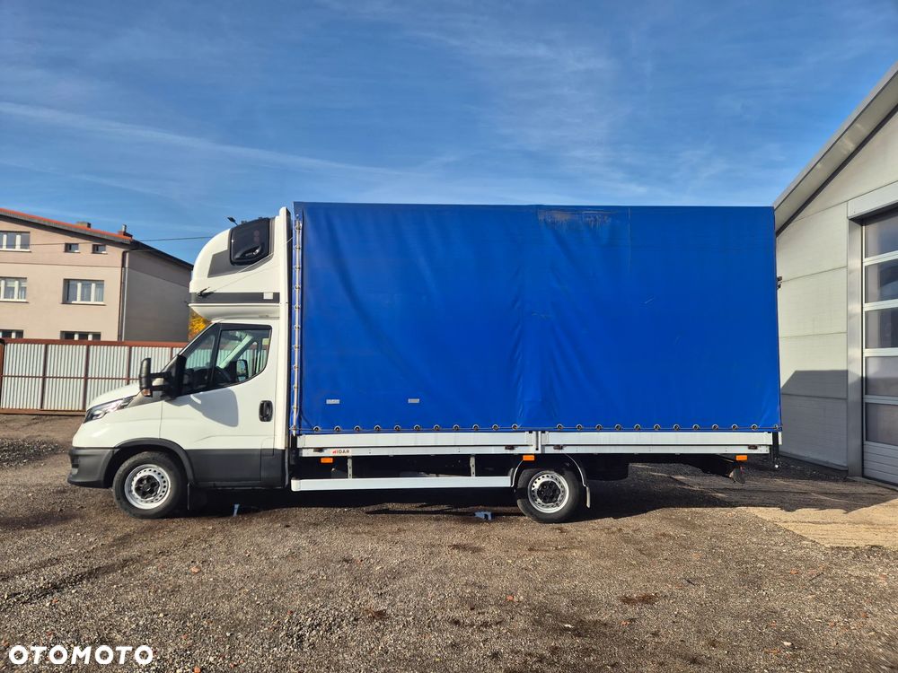 Iveco DAILY PLANDEKA 12EP 3.0 180KM MANUAL SERWIS ASO BEZWYPADKOWY ZADBANY 2023 PODUSZKI FV23% KLIMA WEBASTO 35S18 FULL LED - 13