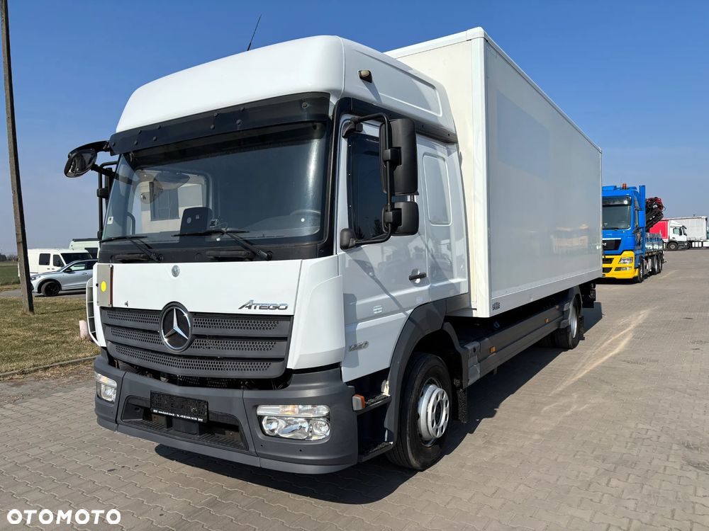 Mercedes-Benz ATEGO 1227 kontener z windą ,  kabina sypialna , webasto, klimatyzacja, niski przebieg , bezwypadkowy. (nie 1224, 1230) - 1