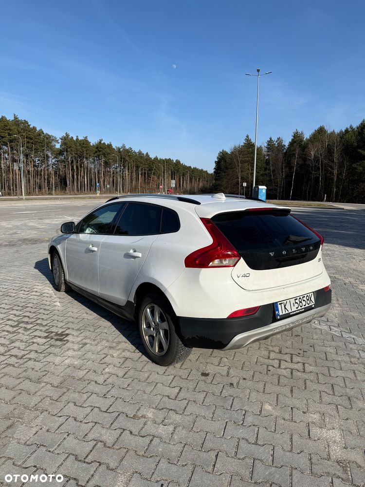 Volvo V40 Cross Country - 4