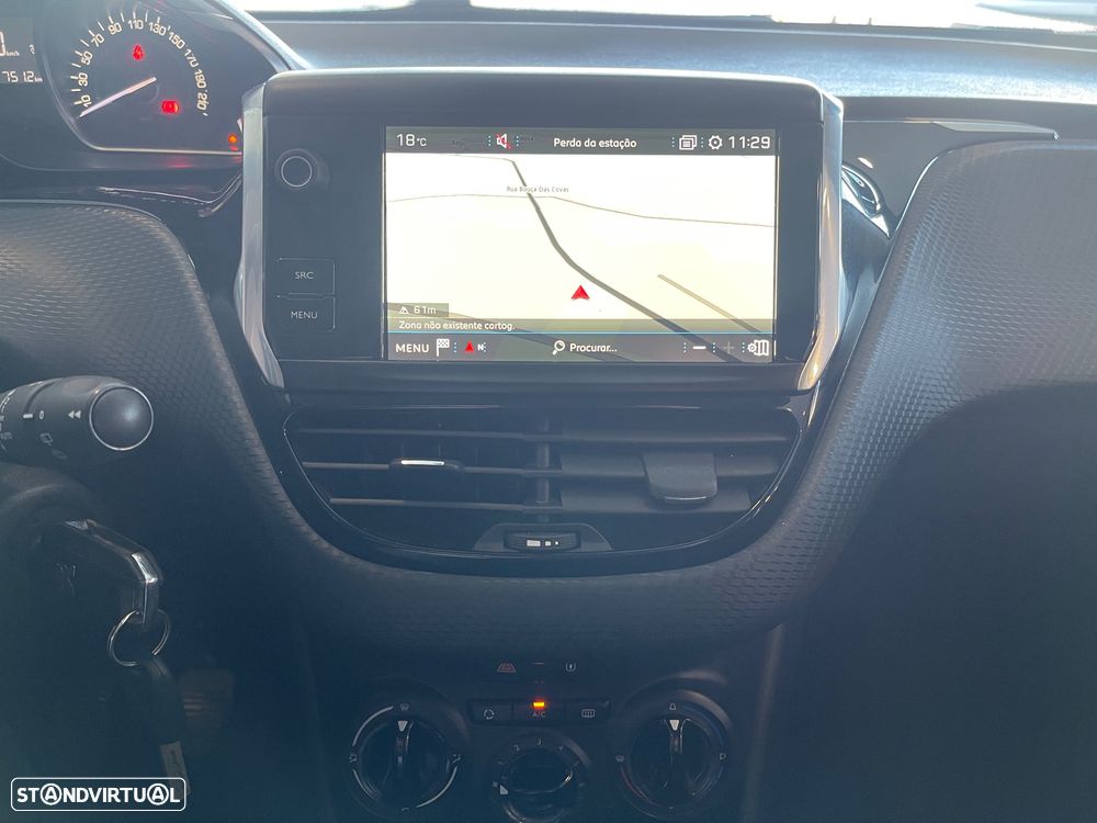 Peugeot 208 1.2 PureTech Signature - 20
