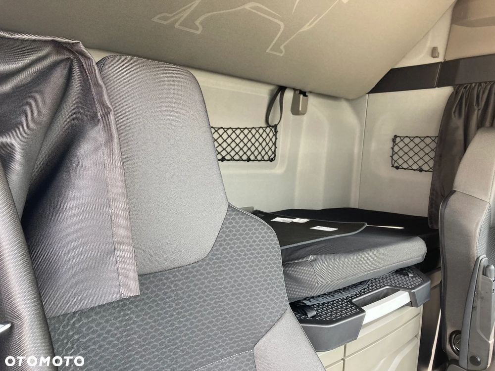 MAN MAN TGL 12.250 4x2 BL CH - 11