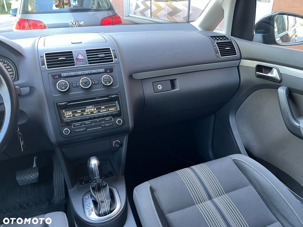 Volkswagen Touran 2.0 TDI DPF BlueMotion Technology DSG MATCH - 13