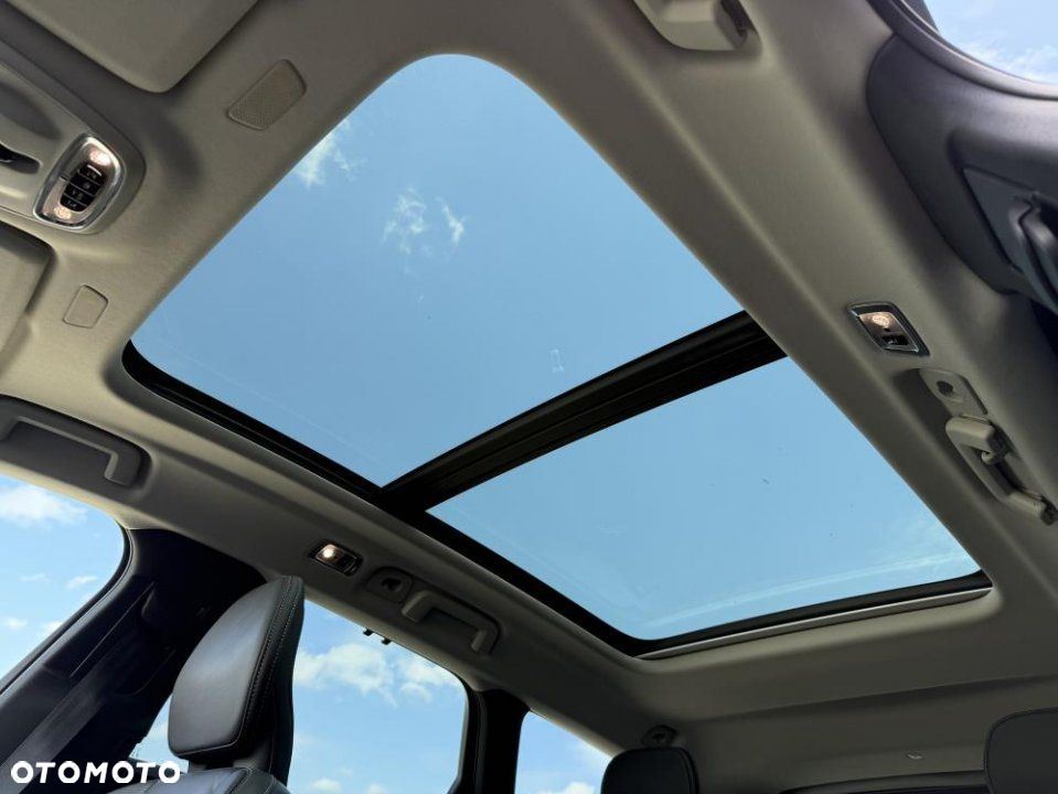 Volvo V90 Cross Country - 37