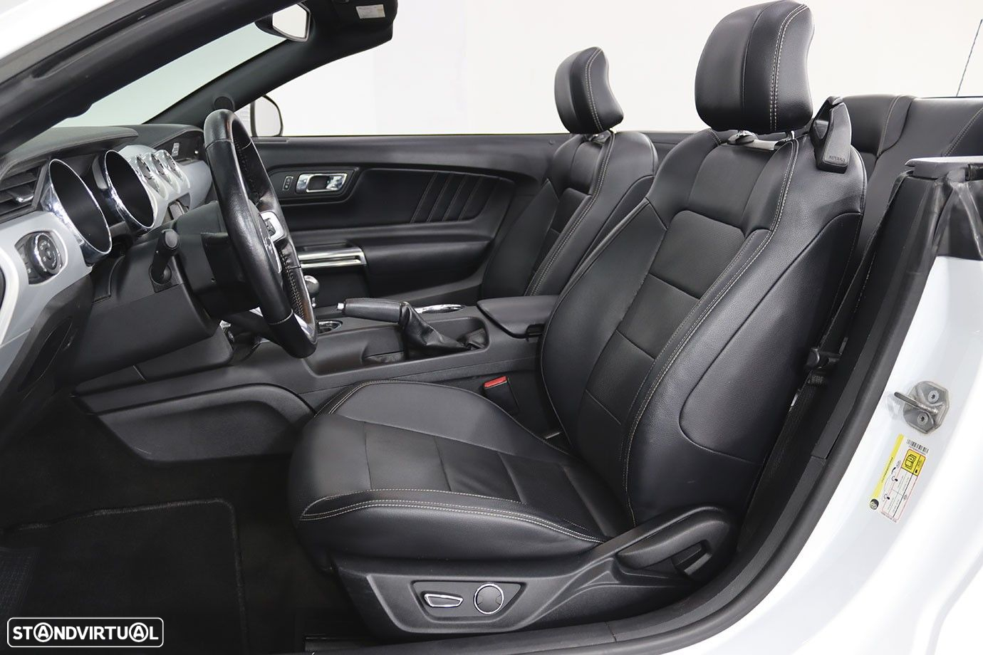 Ford Mustang - 11