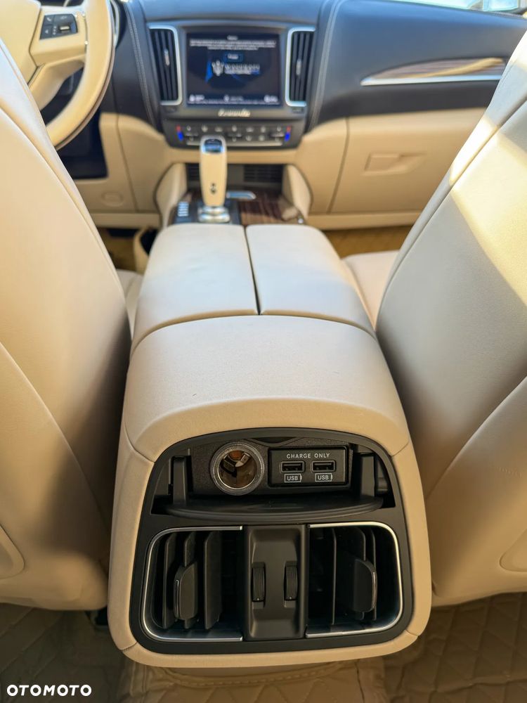 Maserati Levante Q4 GranLusso - 21