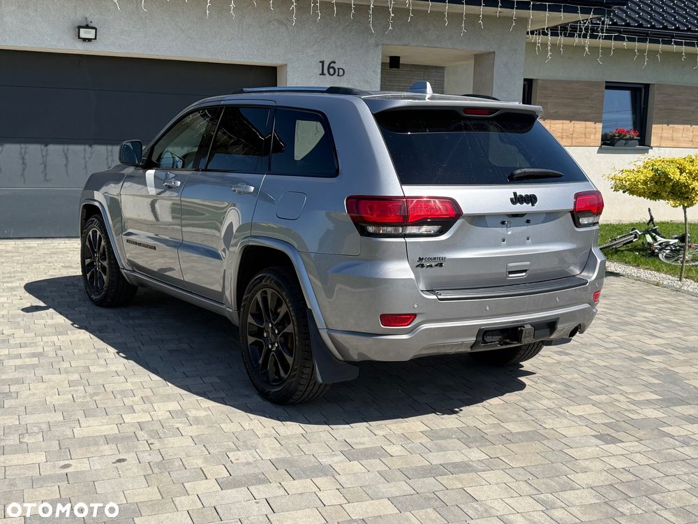 Jeep Grand Cherokee - 4