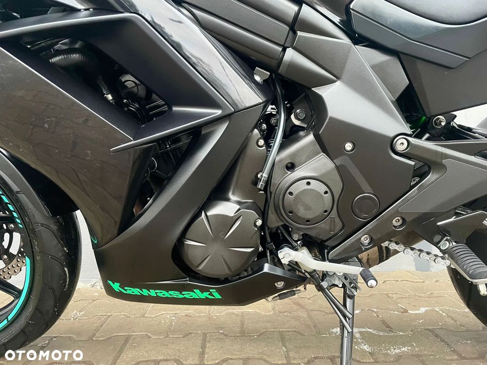 Kawasaki ER - 12