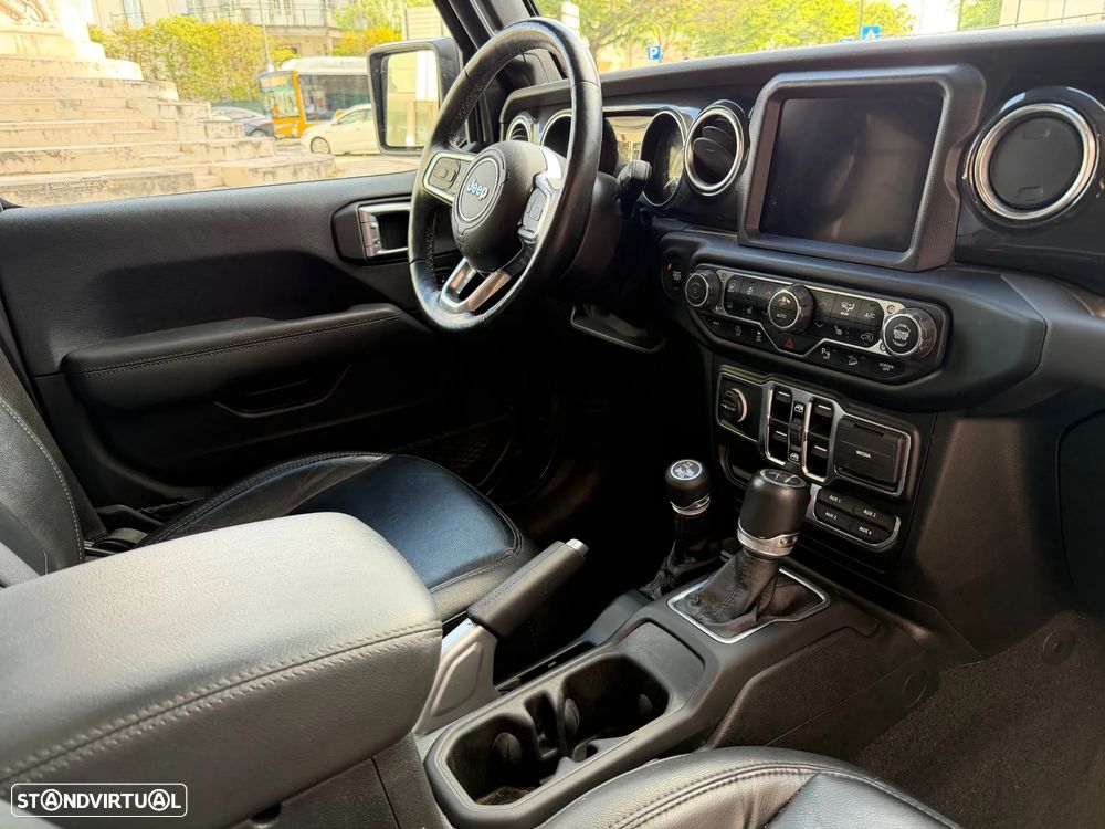 Jeep Wrangler Unlimited 3.6 Auto Golden Eagle - 7