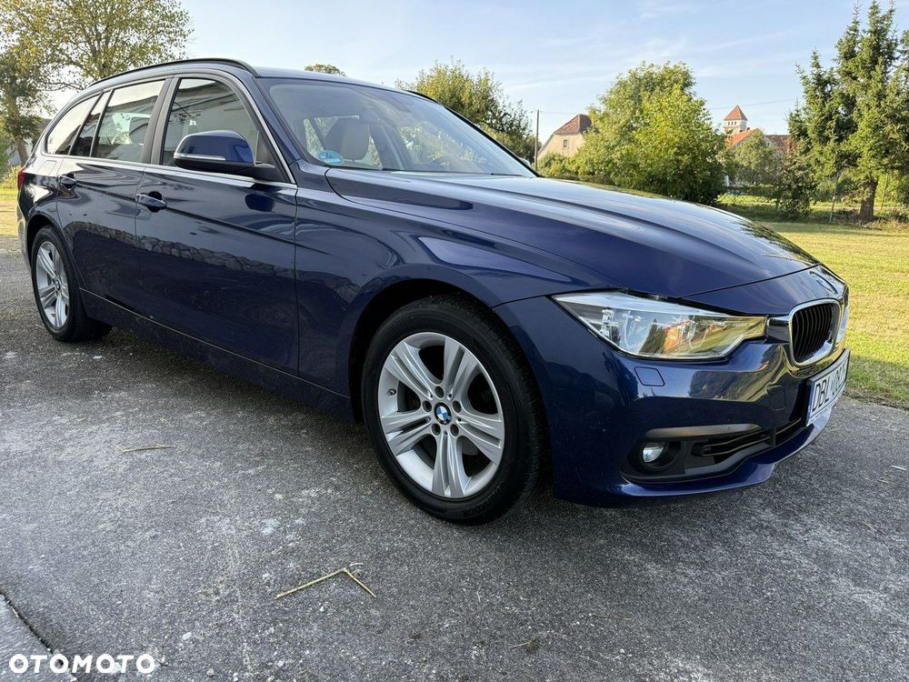 BMW Seria 3 320i Luxury Line - 16
