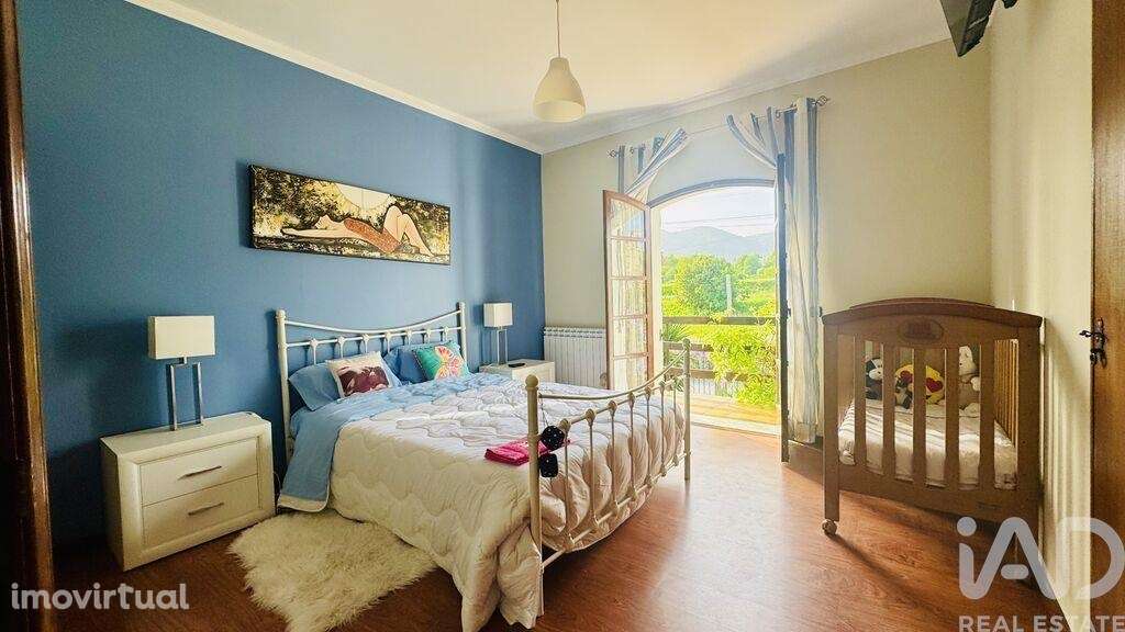 Moradia isolada T6 em Carvalhais e Candal de 261 m2 - Grande imagem: 3/40