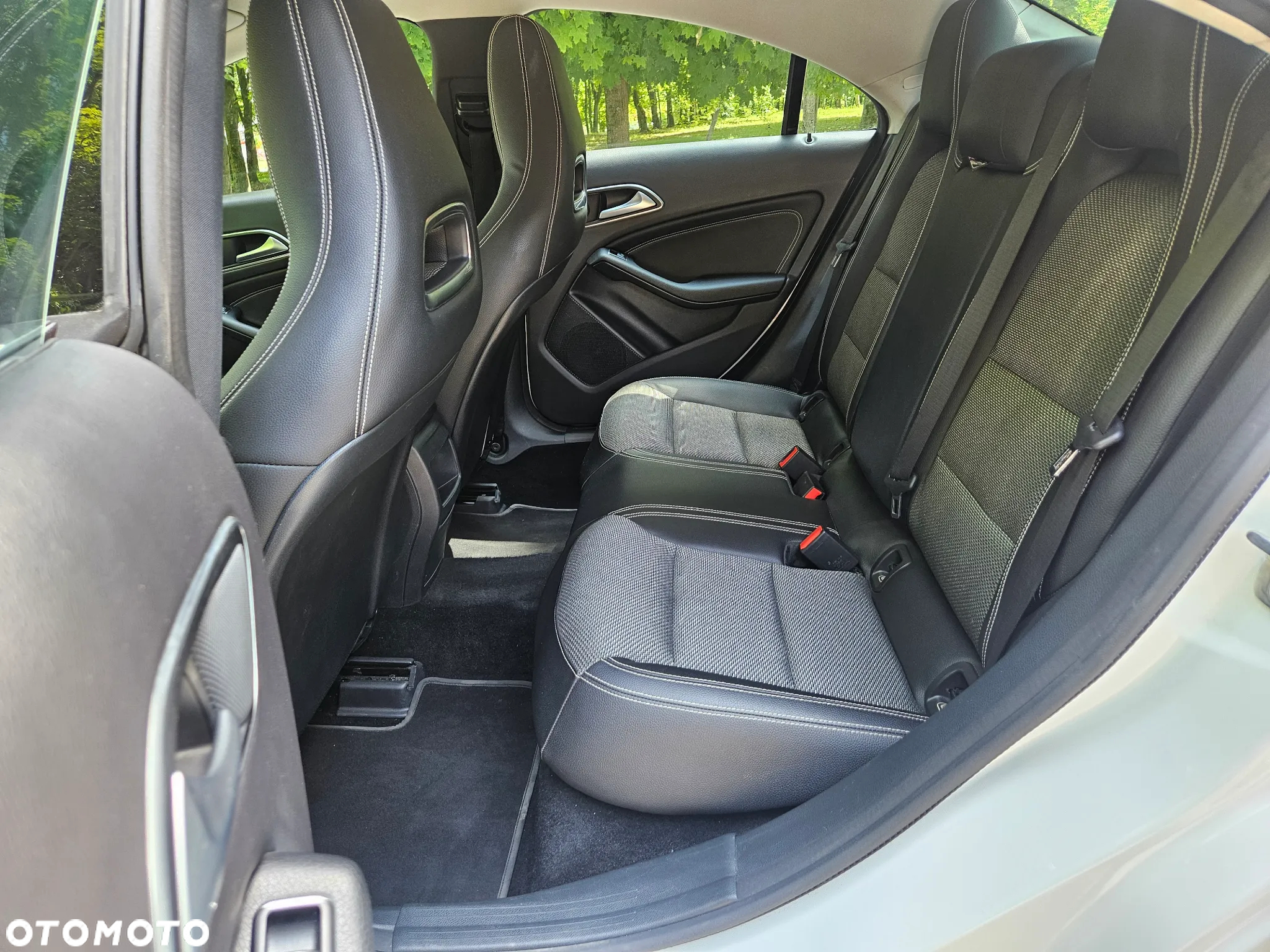 Mercedes-Benz CLA 180 7G-DCT Urban - 10
