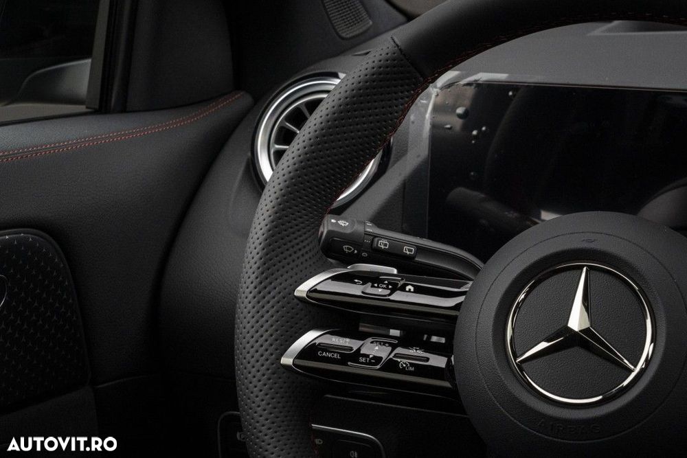 Mercedes-Benz GLA - 15