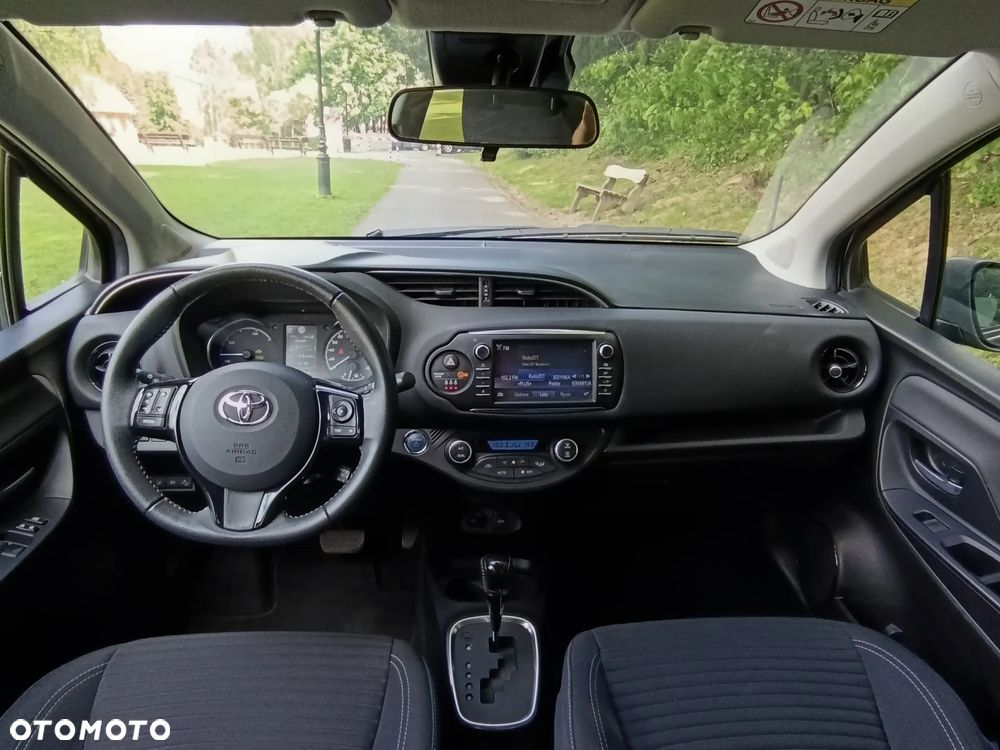 Toyota Yaris Hybrid 100 Premium - 19
