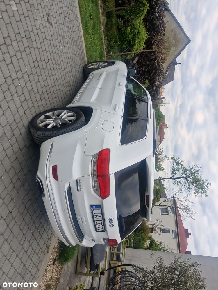 Jeep Grand Cherokee - 4