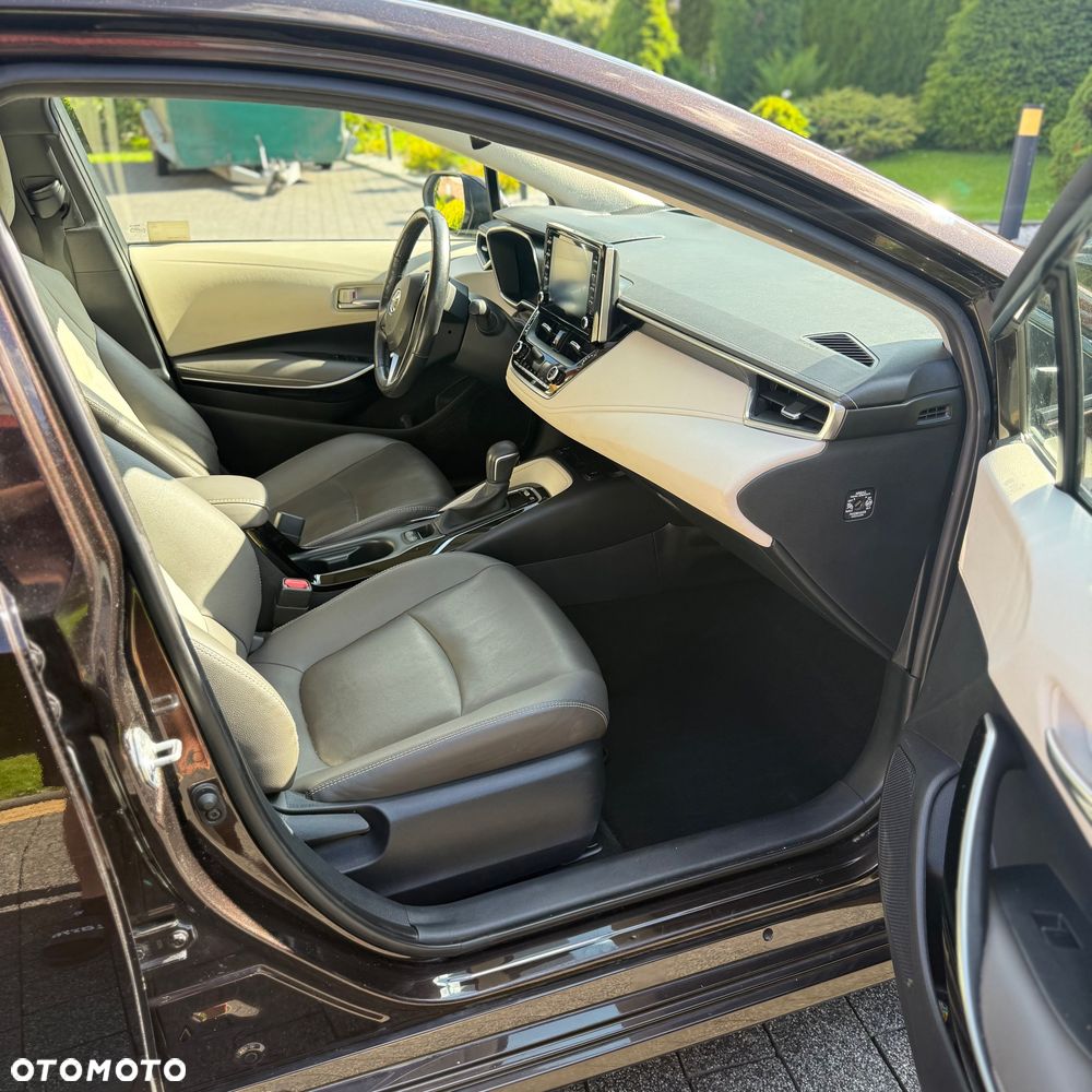 Toyota Corolla 1.8 Hybrid Executive - 18