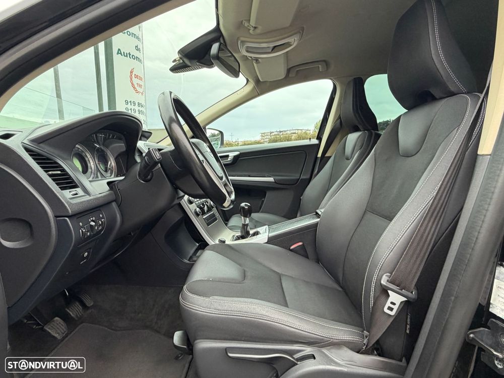 Volvo XC 60 2.0 D3 Drive Momentum - 10