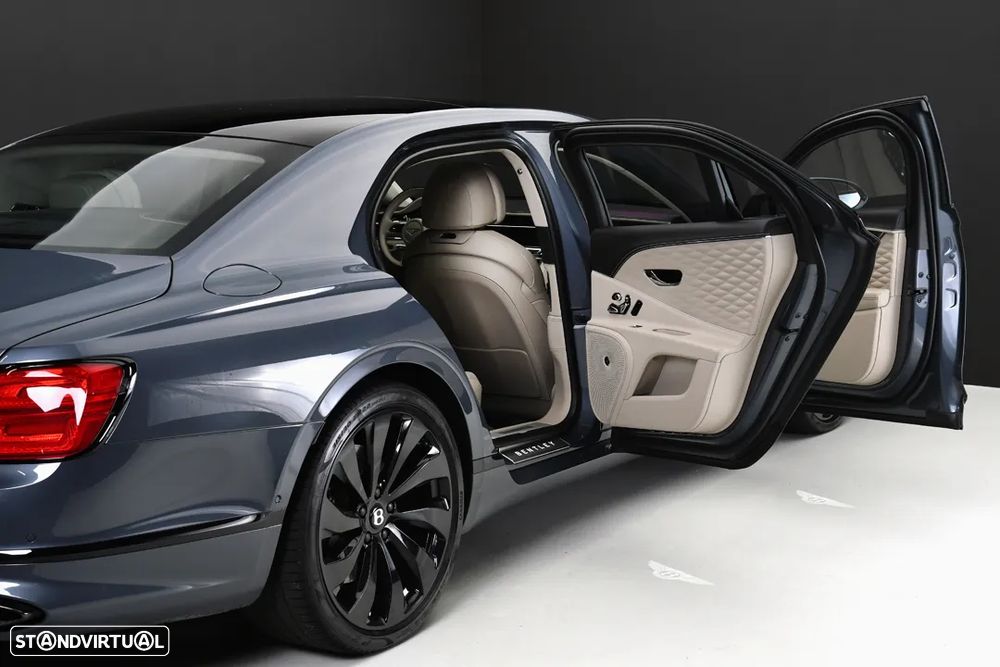 Bentley Flying Spur V8 Azure - 12