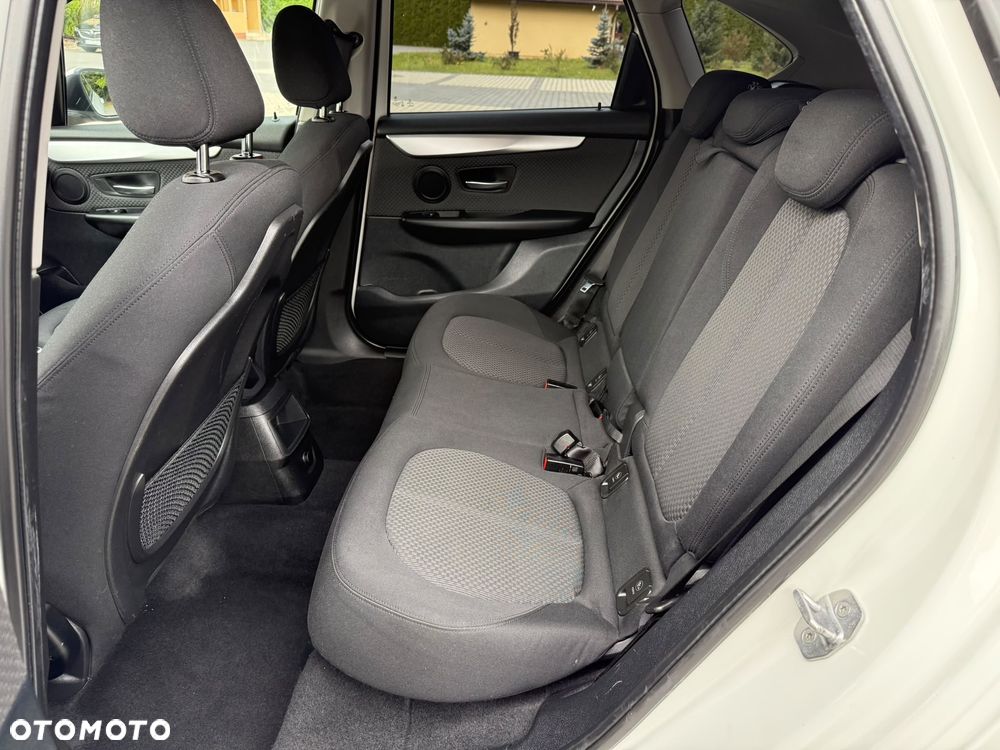 BMW Seria 2 216d - 37