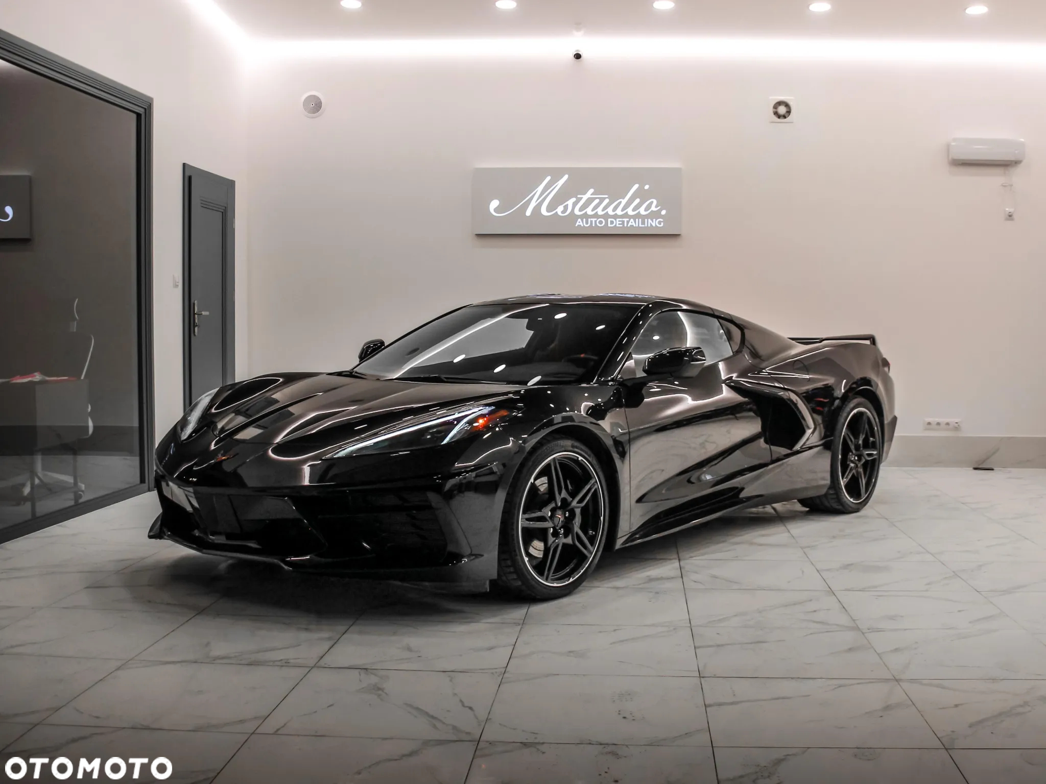 Chevrolet Corvette - 20
