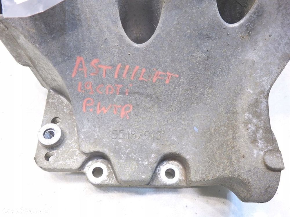 ŁAPA POMPY WTRYSKOWEJ OPEL ASTRA III H 1.9 CDTI - 2