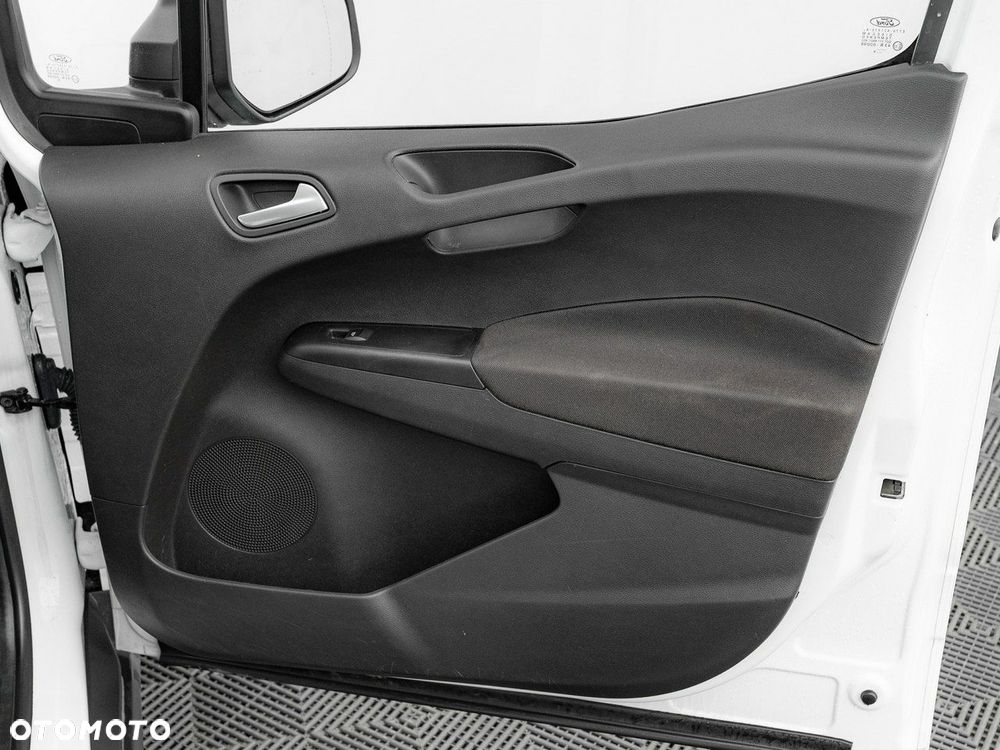 Ford Transit Courier - 22