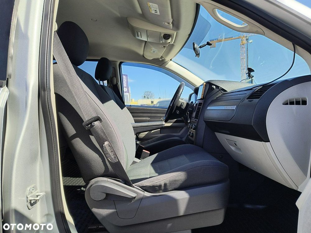 Dodge Caravan - 17