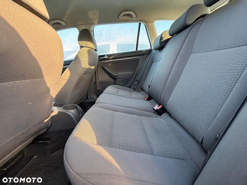 Volkswagen Golf 1.9 TDI DSG DPF Trendline - 17