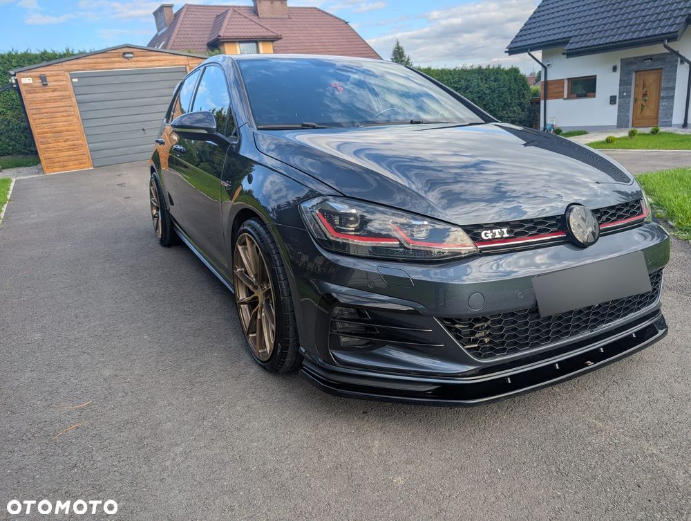 Volkswagen Golf - 12