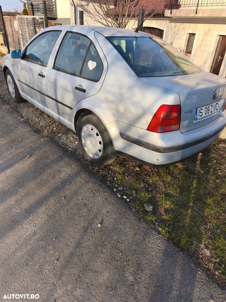 Volkswagen Bora 1.4 Basis - 2