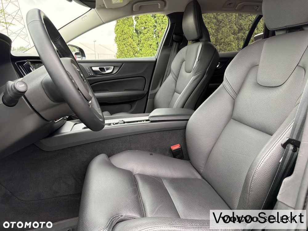 Volvo V60 Cross Country - 11