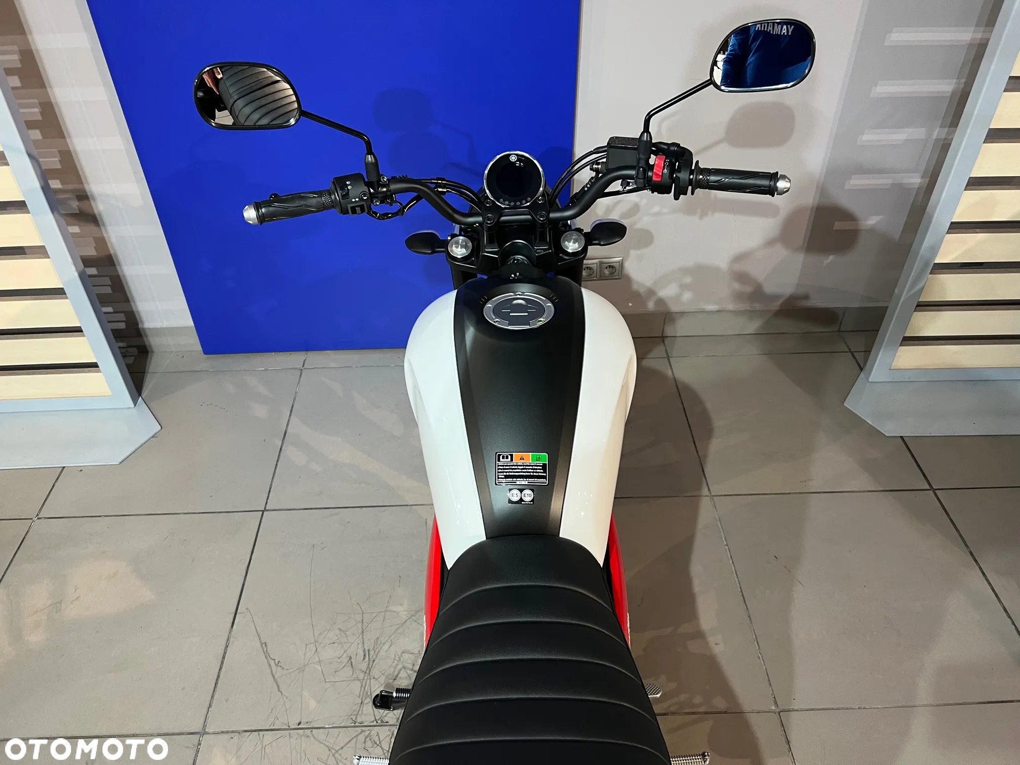Yamaha XSR - 6