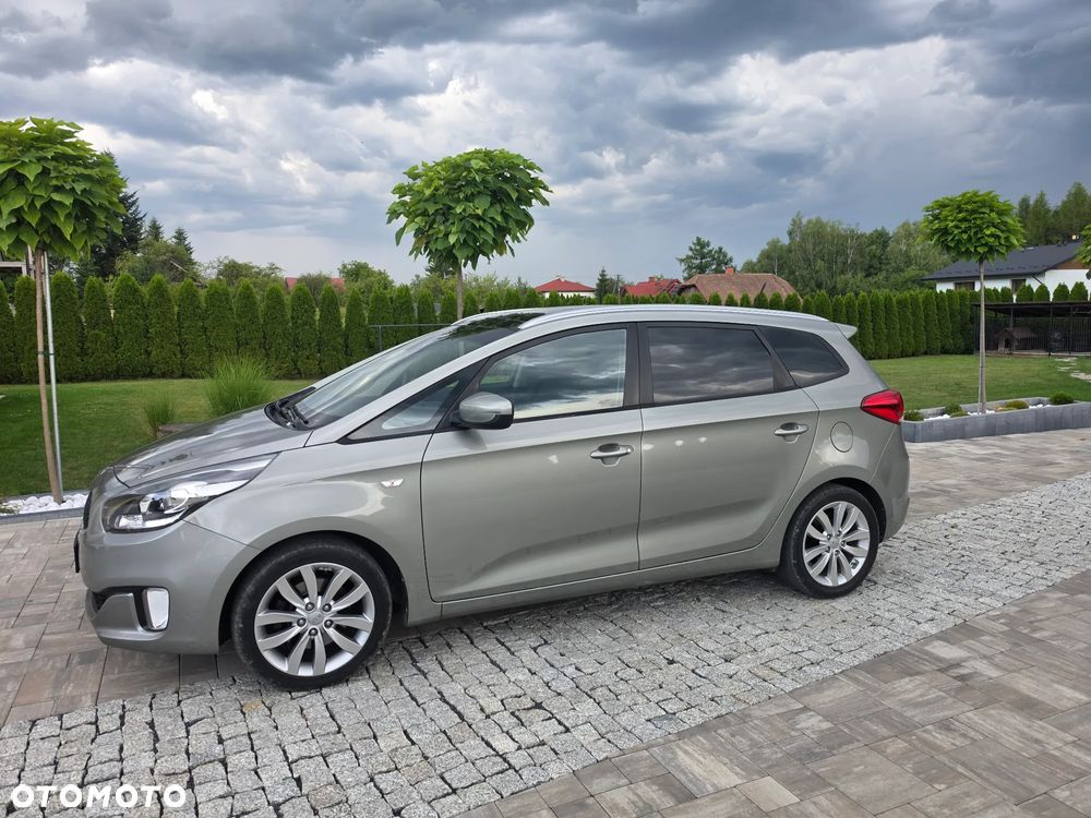 Kia Carens 1.7 CRDi 115 Dream-Team Edition - 11
