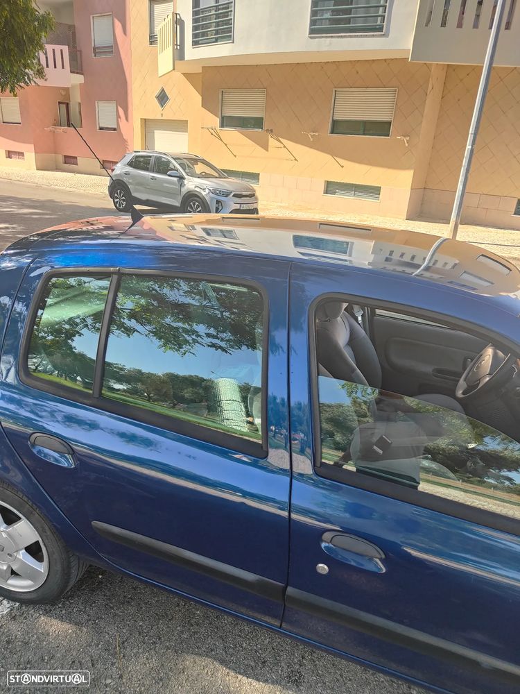 Renault Clio 1.4 16V Privilège - 3